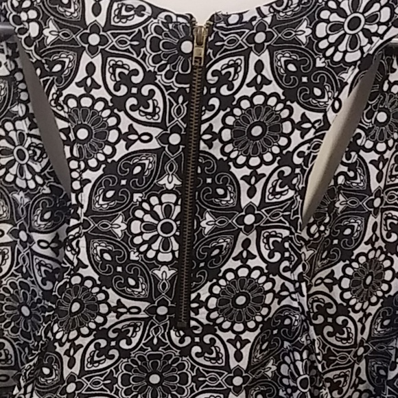 Top - Picture 3 of 3